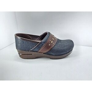 Dansko Pavan Blue Leather Crocodile Print Embossed Studded Clog Sz 38 US 7.5 - 8